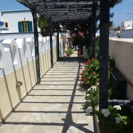 Atlas בית הארחה 3*