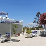 Pensión Atlas Karterados (Santorini)